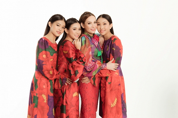 Phi Nhung tung bộ ảnh trẻ trung không tuổi cùng các con gái nuôi trong ngày sinh nhật-6