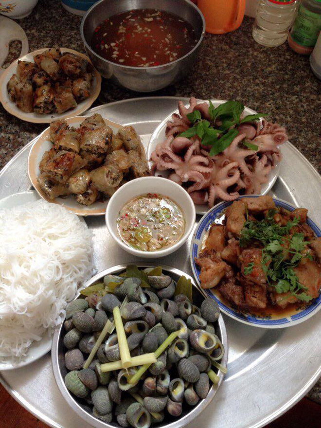 Khoe mâm cơm hàng ngày sang như nhà có khách, vợ trẻ đáp trả bài bản khi bị chị em trách tiêu hoang-3