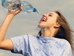 Tác hại khôn lường khi uống nước lạnh ngày nóng-9