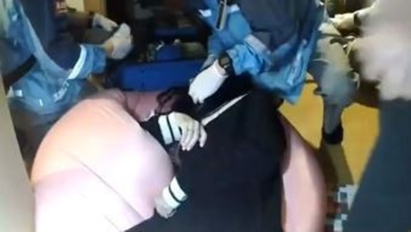 Đang livestream bình thường, cô gái đột nhiên đòi ăn nắm cơm to bằng nắm đấm, 3 phút sau bi kịch xảy ra-5