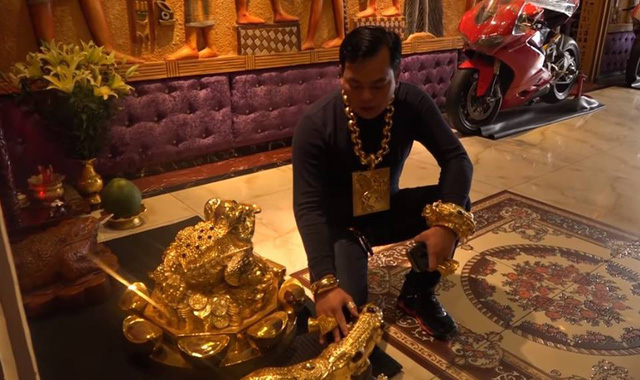 Kế hoạch từ thiện đổi hàng nóng lấy gạo gây sốc của Phúc XO-2