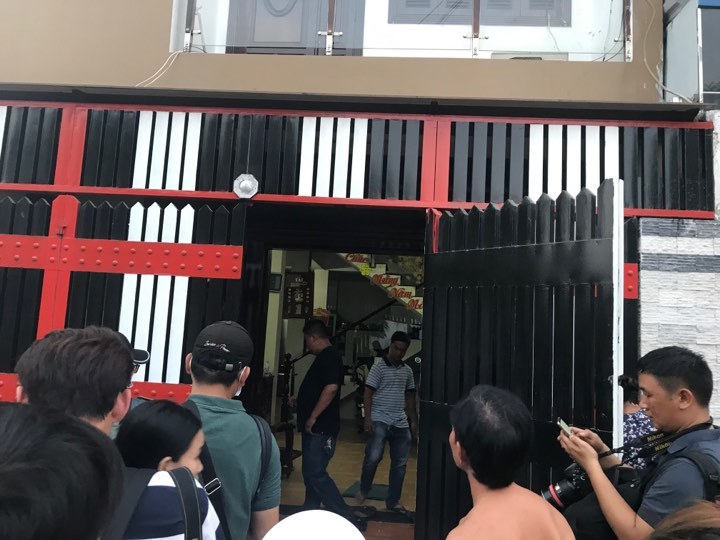 Cảnh sát khám xét khẩn cấp nhà riêng của Phúc XO-2