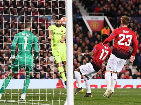 Ronaldo ghi bàn, Juventus hòa Ajax trên sân khách-2