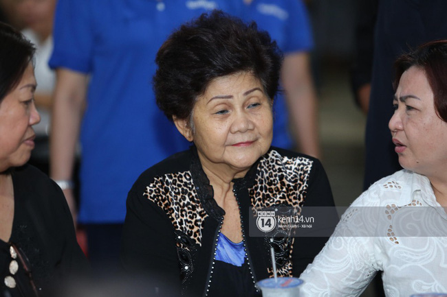 Mẹ nghệ sĩ Anh Vũ đã xuất viện sau một ngày cấp cứu, cùng gia đình cảm ơn từng người tới thăm viếng-1