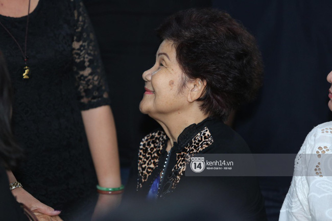 Mẹ nghệ sĩ Anh Vũ đã xuất viện sau một ngày cấp cứu, cùng gia đình cảm ơn từng người tới thăm viếng-2