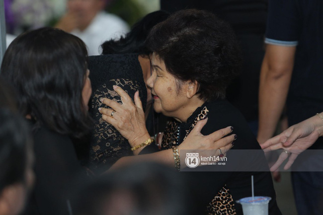 Mẹ nghệ sĩ Anh Vũ đã xuất viện sau một ngày cấp cứu, cùng gia đình cảm ơn từng người tới thăm viếng-3