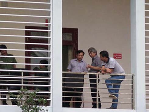 Nhiều cán bộ có chức vụ mua điểm cho con-2