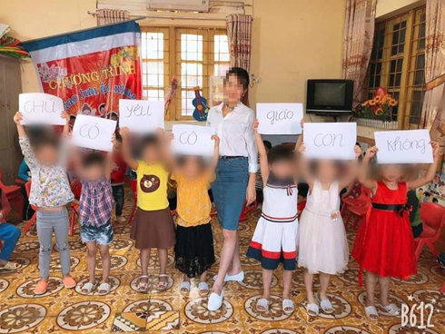 Lớp 12 tinh quái dán ảnh thầy vào bài kiểm tra để được điểm cao!-3