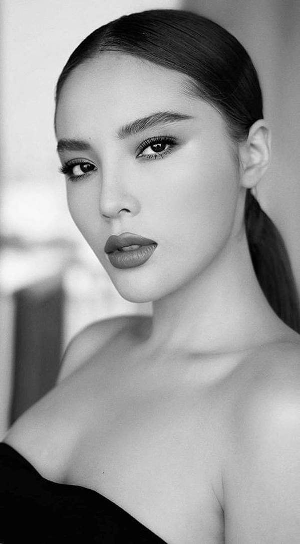 Á hậu Thuỳ Dung lại khiến fans ngất ngây khi khoe body nóng bỏng với bikini-7