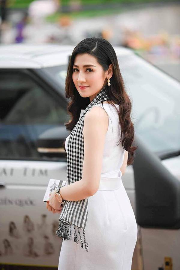 Á hậu Thuỳ Dung lại khiến fans ngất ngây khi khoe body nóng bỏng với bikini-8