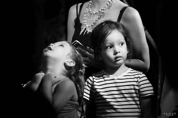 Những khoảnh khắc đáng yêu, ngọt lịm của cặp song sinh nhà Hồng Nhung-5