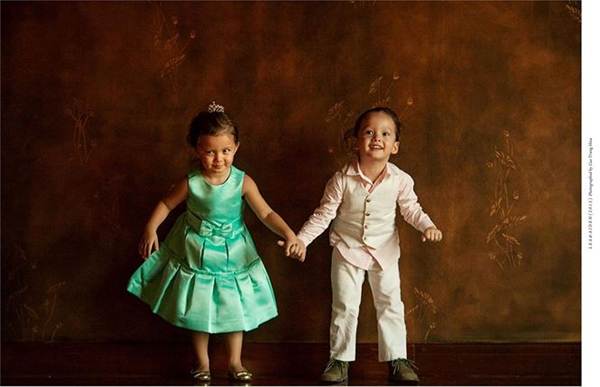 Những khoảnh khắc đáng yêu, ngọt lịm của cặp song sinh nhà Hồng Nhung-7