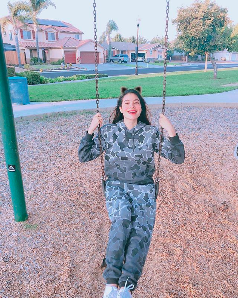 Phạm Hương - Lan Khuê: Người đẹp nào có cuộc sống viên mãn hơn sau 3 năm bị khán giả so sánh về mọi mặt?-17