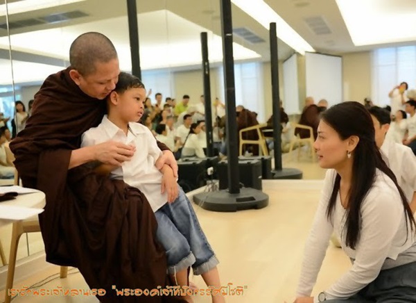 Cuộc sống của Hoàng tử nhỏ và Vương phi Thái Lan bị phế truất giờ ra sao sau 5 năm hai mẹ con bị chia tách khiến nhiều người xót xa?-5