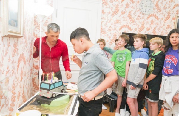 Cuộc sống của Hoàng tử nhỏ và Vương phi Thái Lan bị phế truất giờ ra sao sau 5 năm hai mẹ con bị chia tách khiến nhiều người xót xa?-10