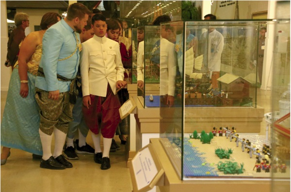 Cuộc sống của Hoàng tử nhỏ và Vương phi Thái Lan bị phế truất giờ ra sao sau 5 năm hai mẹ con bị chia tách khiến nhiều người xót xa?-12