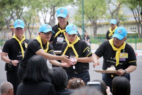 Cuộc sống của Hoàng tử nhỏ và Vương phi Thái Lan bị phế truất giờ ra sao sau 5 năm hai mẹ con bị chia tách khiến nhiều người xót xa?-9