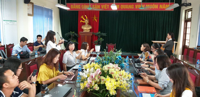 Vụ thầy giáo dạy Toán nghi dâm ô 7 nam sinh: Hiệu trưởng trường Trần Phú cho rằng đây chỉ là trò đùa quá mức-6