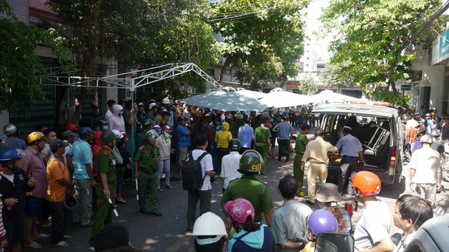 Ám ảnh cảnh người bị đâm nằm la liệt khi ô tô điên biển tứ quý lao vào đám tang-9