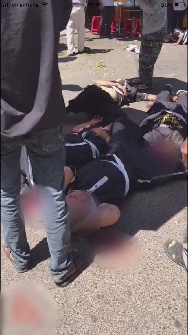 Ám ảnh cảnh người bị đâm nằm la liệt khi ô tô điên biển tứ quý lao vào đám tang-1