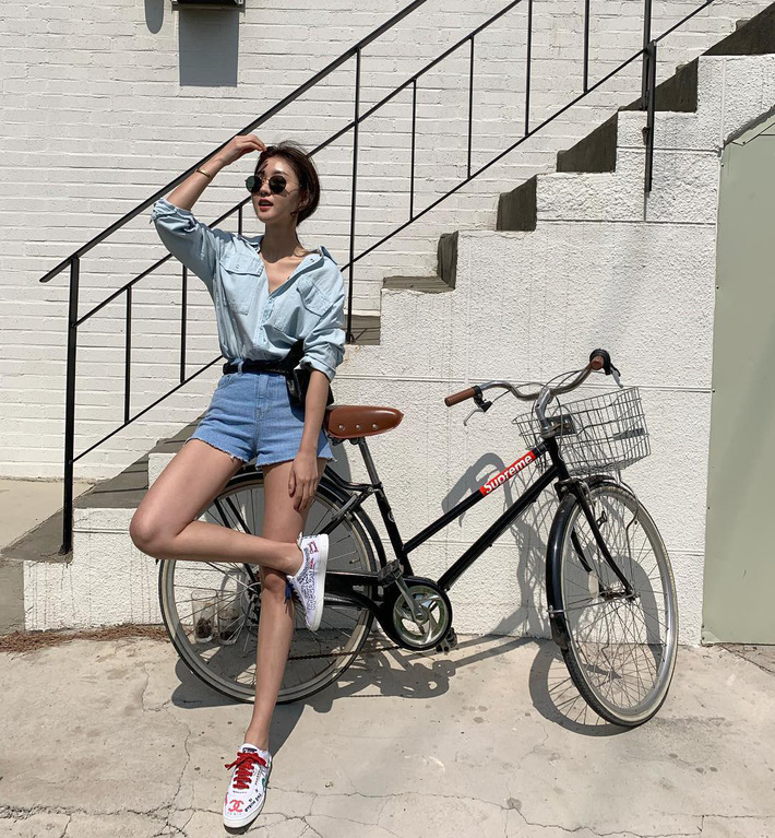 Tham khảo 15 set đồ này của các quý cô Châu Á để không bỡ ngỡ khi thời tiết mới chớm hè-8