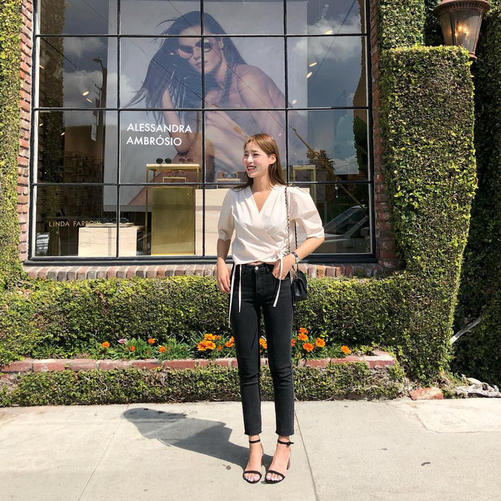 Tham khảo 15 set đồ này của các quý cô Châu Á để không bỡ ngỡ khi thời tiết mới chớm hè-9