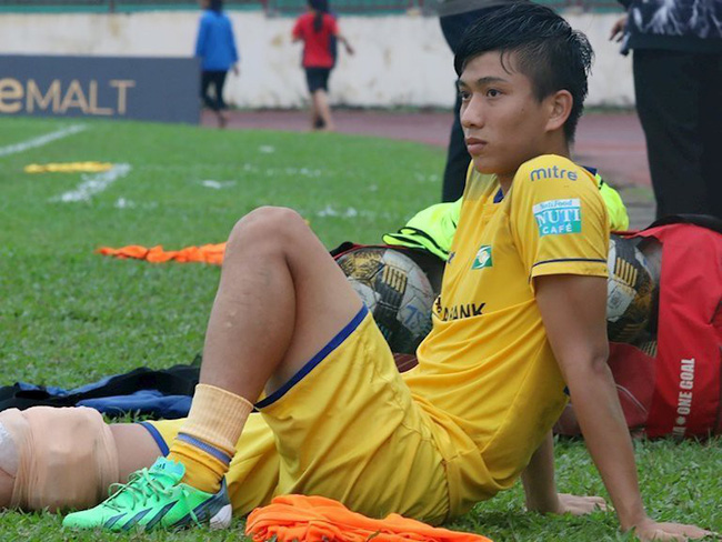 Văn Đức khoe body cơ bắp bên bể bơi, fan nữ rủ nhau vào thả tim tràn ngập-7