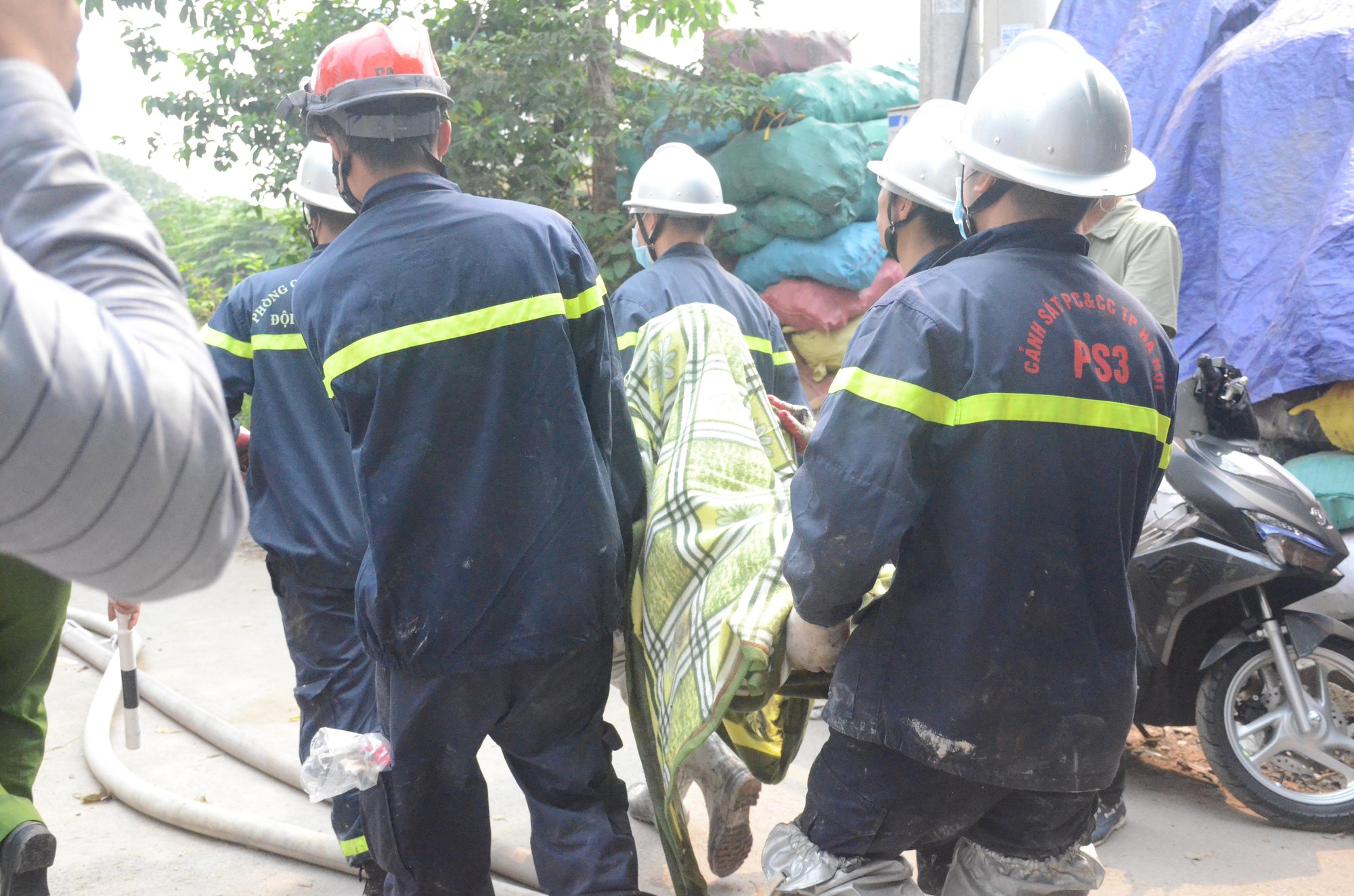 Đã tìm thấy 8 thi thể trong vụ cháy kinh hoàng ở Trung Văn, Hà Nội-8