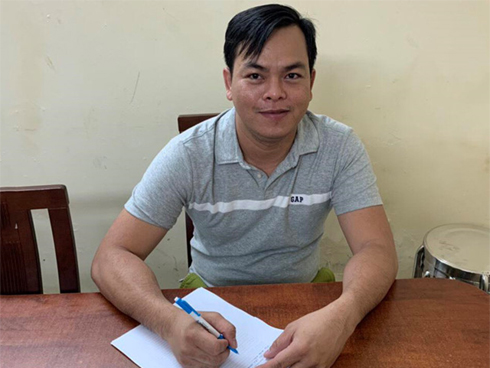 Phúc XO chi gần 1 triệu đồng/ngày thuê xe ô tô màu vàng để di chuyển-5