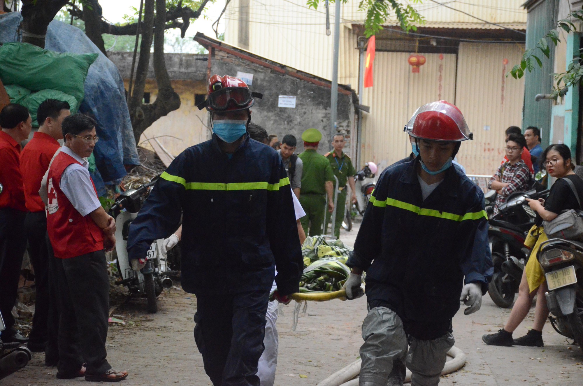 Đã tìm thấy 8 thi thể trong vụ cháy kinh hoàng ở Trung Văn, Hà Nội-14