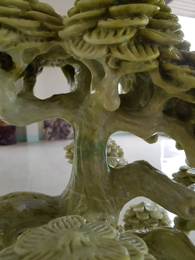 Từ tảng đá lớn, bỏ 2 tháng đẽo gọt thành kiệt tác lão tùng giá hàng trăm triệu-10