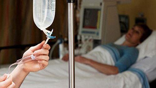 Người khỏe truyền nước hoa quả sẽ gặp vấn đề gì và những ai tuyệt đối không được truyền dịch?-1