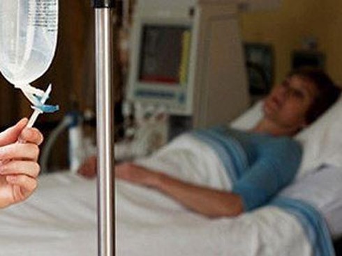 Người khỏe truyền nước hoa quả sẽ gặp vấn đề gì và những ai tuyệt đối không được truyền dịch?