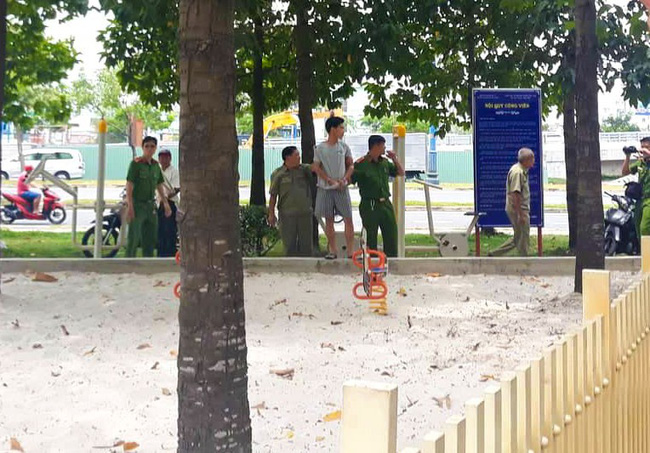 Lời khai của kẻ xâm hại 2 bé gái ở công viên: Do quen biết, chơi cầu tuột cùng nhau nên lên cơn thú tính-3