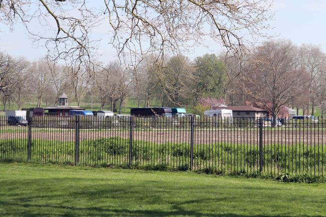 Vừa chuyển đến nơi ở mới, Meghan đã gây thù chuốc oán, khiến nhân viên hoàng gia phẫn nộ vì điều này-2