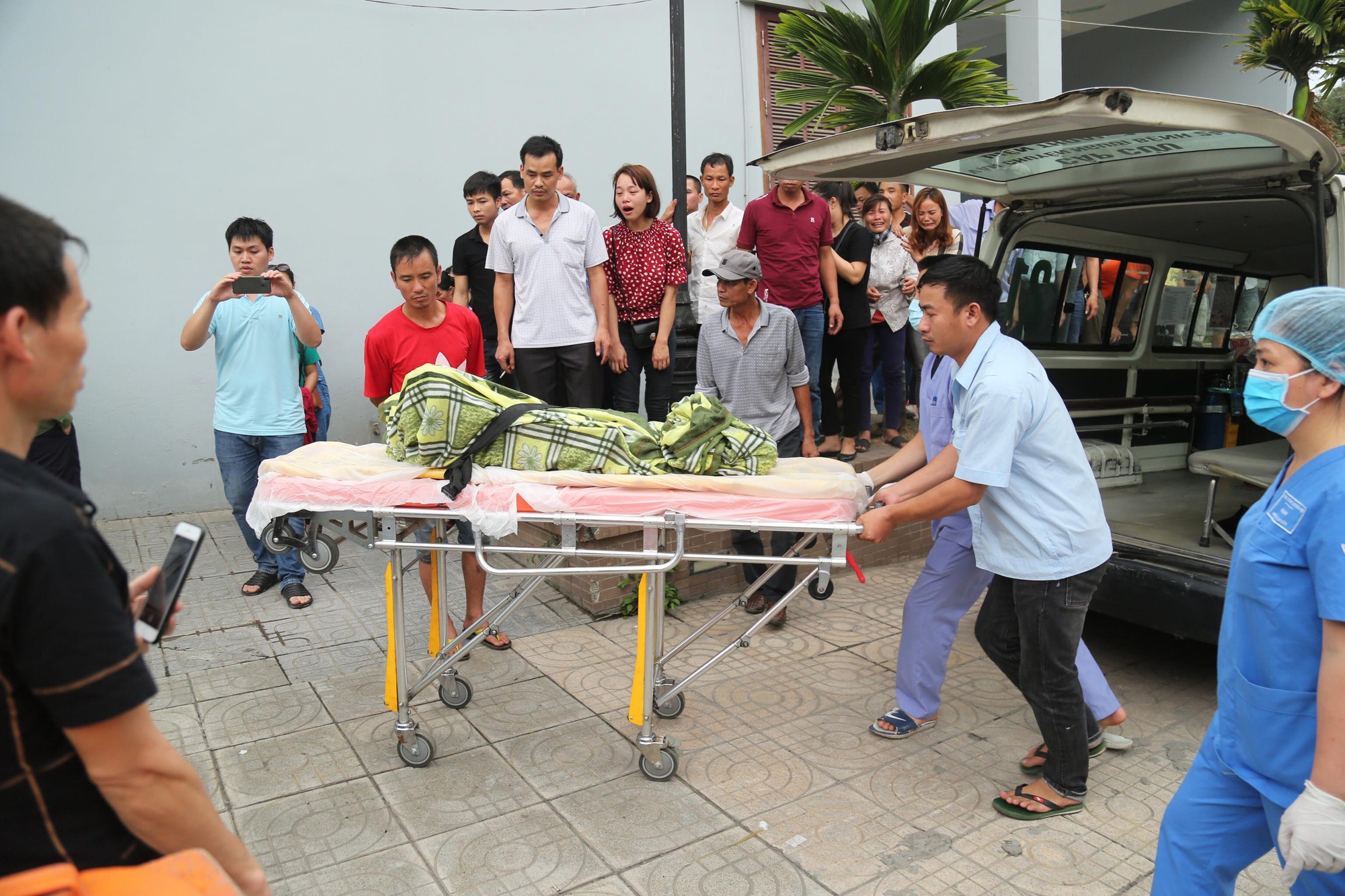 Đã tìm thấy 8 thi thể trong vụ cháy kinh hoàng ở Trung Văn, Hà Nội-22