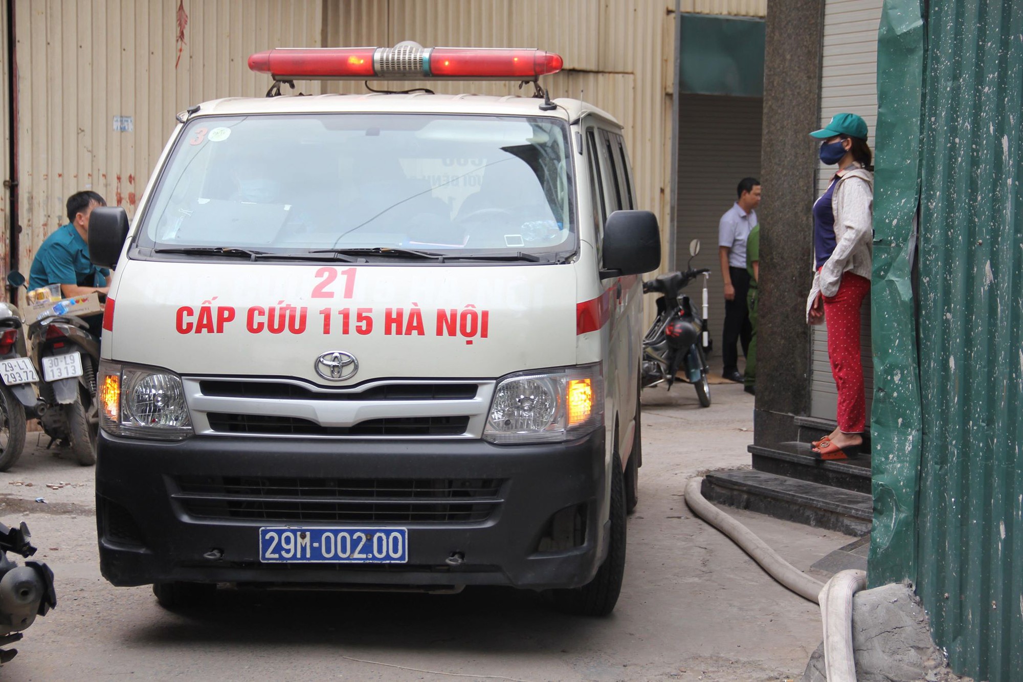 Đã tìm thấy 8 thi thể trong vụ cháy kinh hoàng ở Trung Văn, Hà Nội-21
