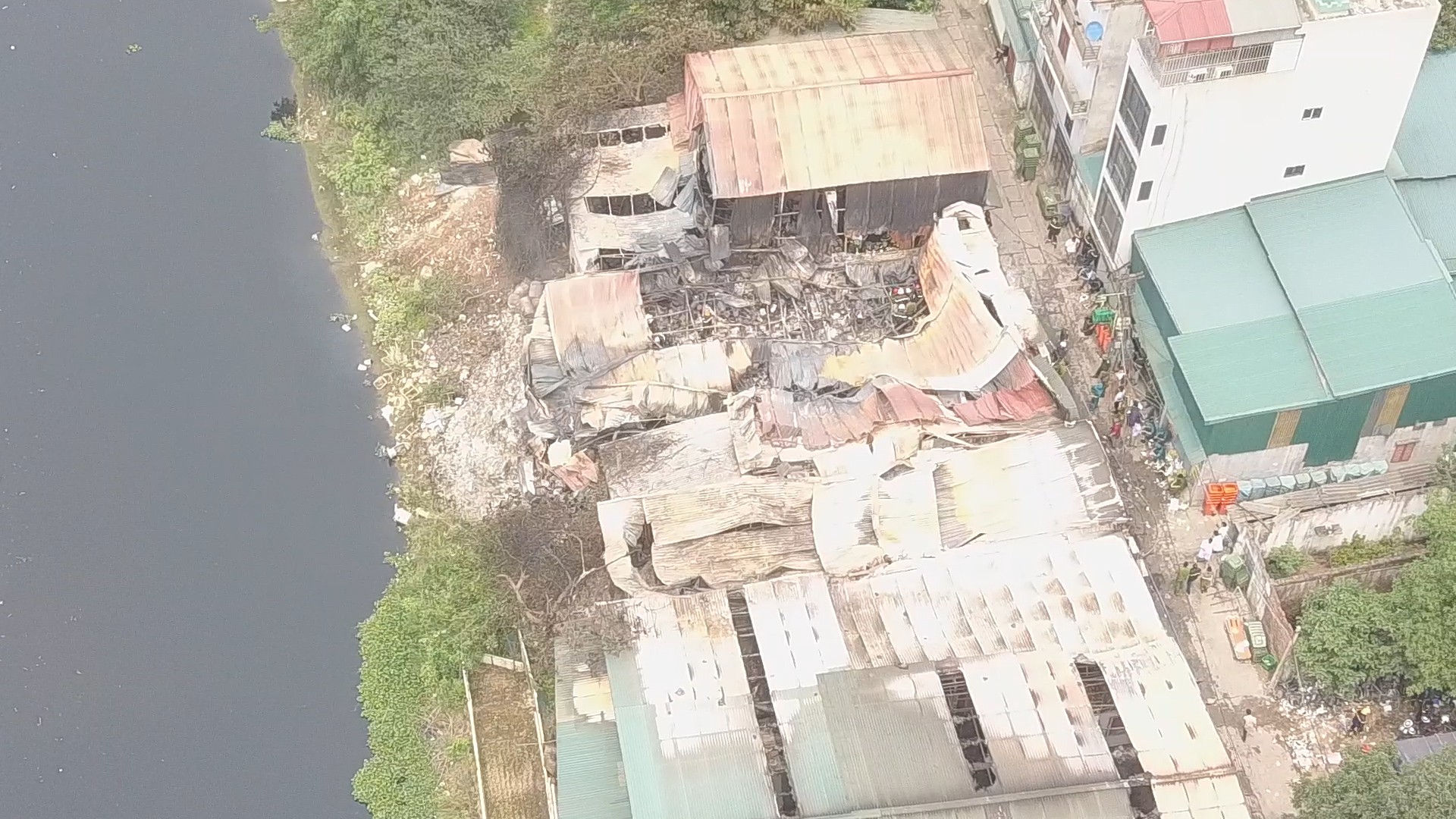 Đã tìm thấy 8 thi thể trong vụ cháy kinh hoàng ở Trung Văn, Hà Nội-20