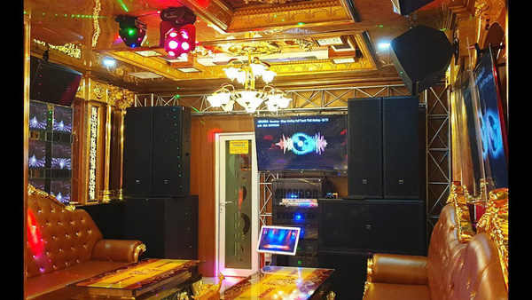 Dàn âm thanh 6 tỷ” trong quán karaoke của Phúc XO chỉ là hàng Trung Quốc giá rẻ, ô tô mạ vàng cũng đi thuê về chạy-1