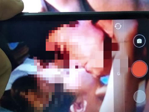 Tài khoản Facebook được cho là nhân vật nam trong clip nóng của hotgirl nổi tiếng đã bị khoá-5