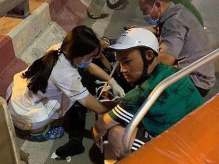 Nữ tài xế lái ô tô con tông liên hoàn 3 xe máy trên đường Nguyễn Chí Thanh