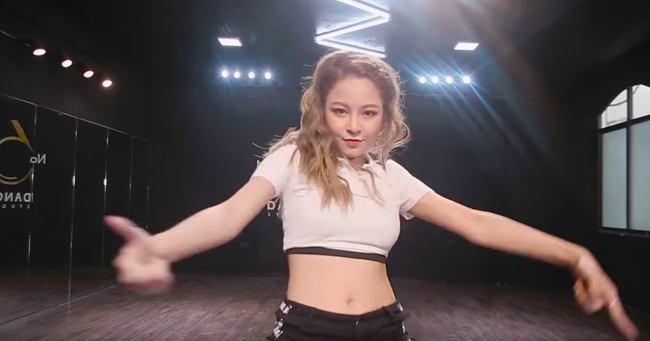 Trâm Anh lại gây phản cảm trong clip mà góc quay chỉ tập trung vào... vòng ba-4