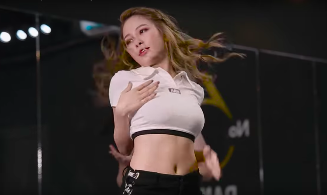 Trâm Anh lại gây phản cảm trong clip mà góc quay chỉ tập trung vào... vòng ba-9