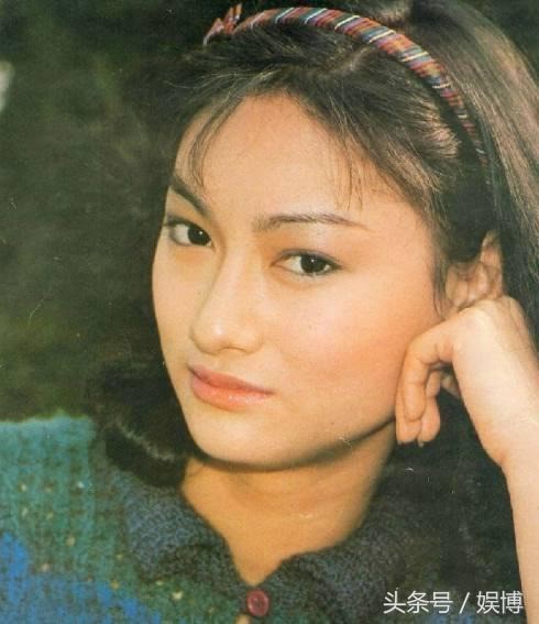 Diệt tuyệt sư thái Huệ Ánh Hồng: Từng tự sát vì bị tẩy chay chụp ảnh nóng, người thân lần lượt qua đời, sống cô độc gầy dựng sự nghiệp-1