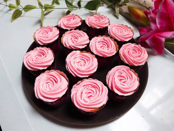 Nghỉ lễ trổ tài làm bánh cupcake đẹp lộng lẫy mà không khó chút nào!-6