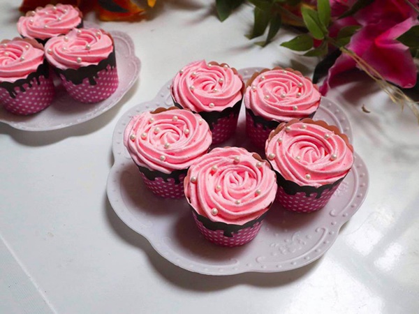 Nghỉ lễ trổ tài làm bánh cupcake đẹp lộng lẫy mà không khó chút nào!-7