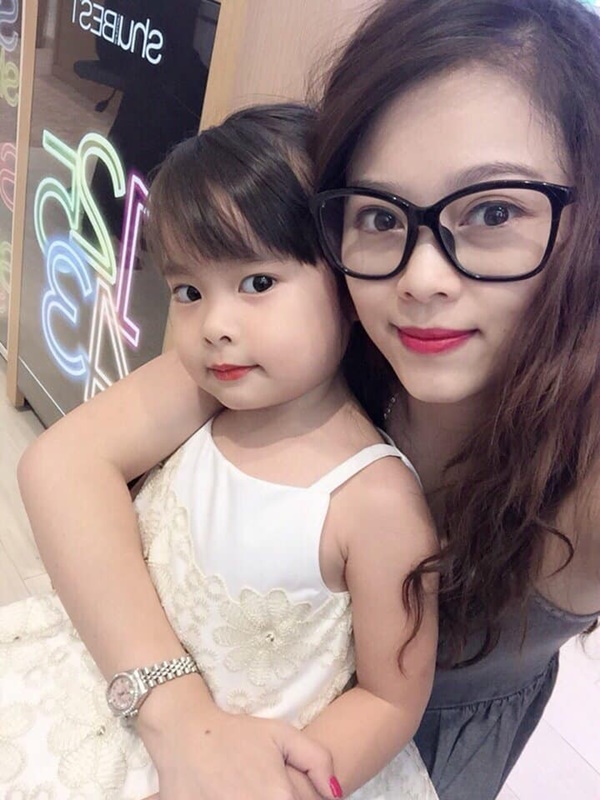 Bồi hồi đăng ảnh chưa từng khoe của Su Sóc hồi bé, Hằng Túi được khen tới tấp, lây hết gene đẹp cho các con-20