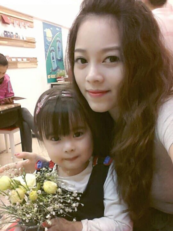 Bồi hồi đăng ảnh chưa từng khoe của Su Sóc hồi bé, Hằng Túi được khen tới tấp, lây hết gene đẹp cho các con-22