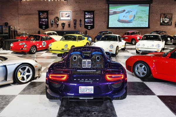 Bộ sưu tập xe Porsche đắt giá nhất thế giới vừa bị thiêu rụi-1