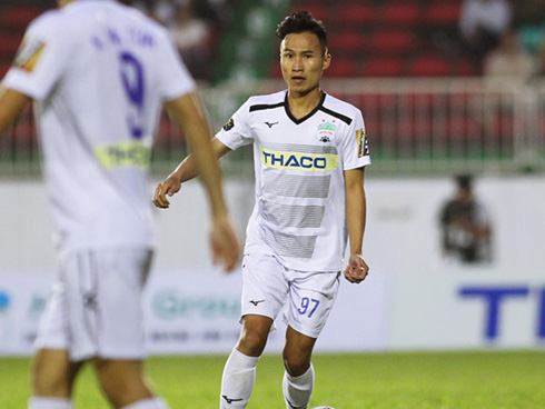 Học trò ông Park đi cấp cứu gấp bằng máy bay-1